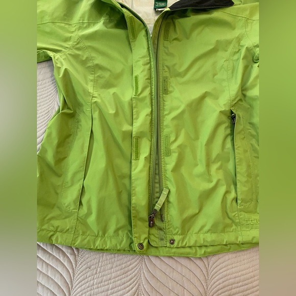 L.L.Bean windbreaker jacket. Bright green, women’s medium. - Picture 11 of 11